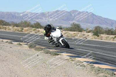 media/Dec-04-2025-Racers Edge (Thu) [[5ebc9f124d]]/3-B Group/3-Session 2 (Turn 7 Inside)/